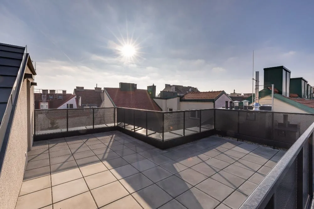 Dachterrasse mit Blick über Wien